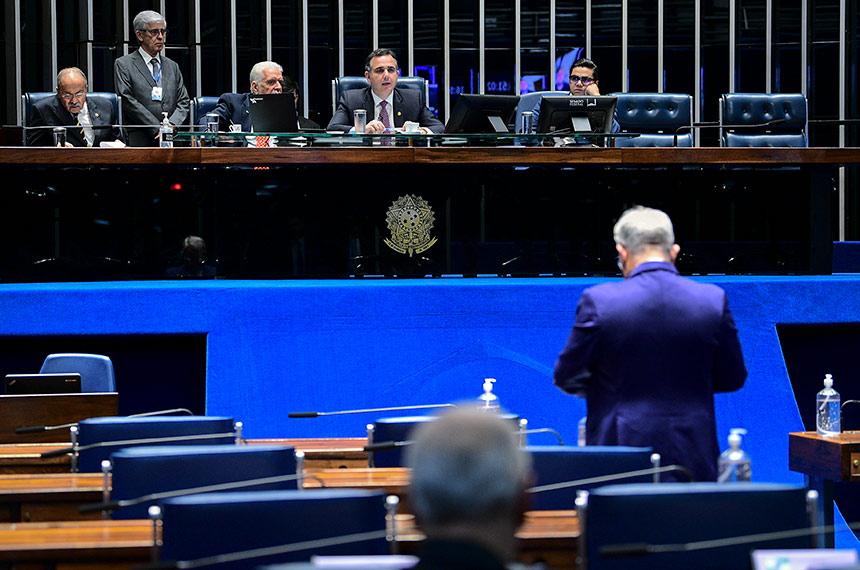 Senado pede prazo até final de agosto para concluir desoneração da folha — Senado Notícias