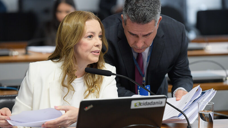 Projeto que garante acesso e uso público das praias tem votação adiada na CDR — Senado Notícias