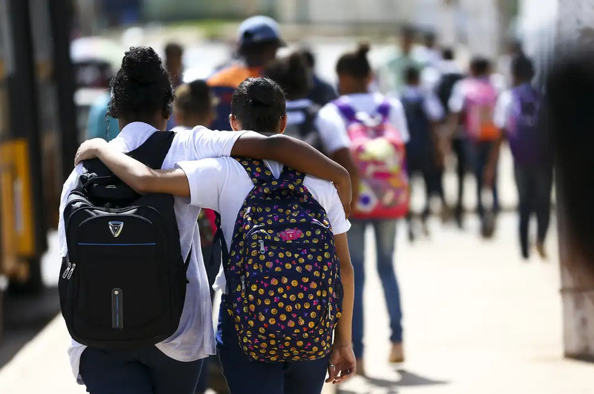 CDH vai analisar projeto que criminaliza racismo praticado por pessoas jurídicas — Senado Notícias