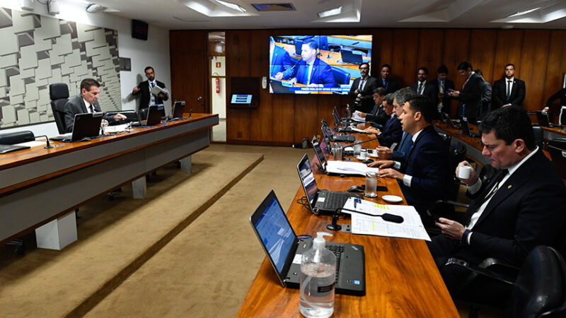 Doador poderá indicar destinação a fundos de pessoa idosa, aprova CAE — Senado Notícias