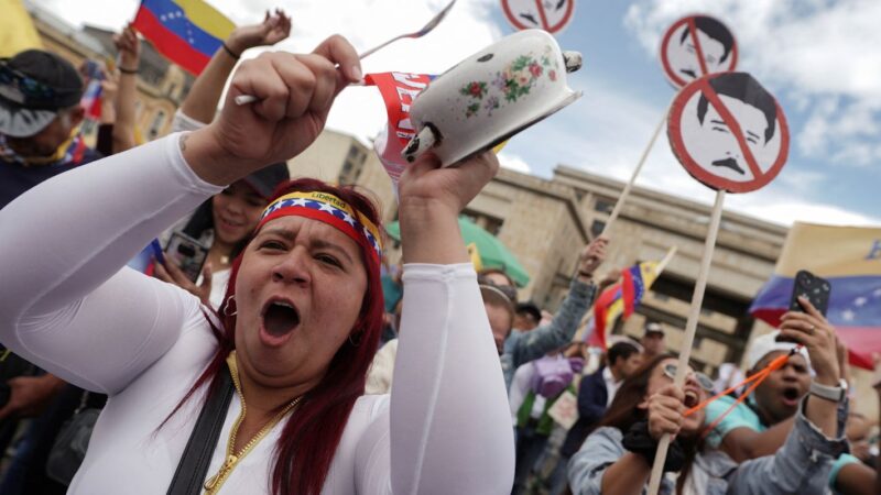 Venezuela tem dia de protestos da oposição e de apoiadores de Maduro