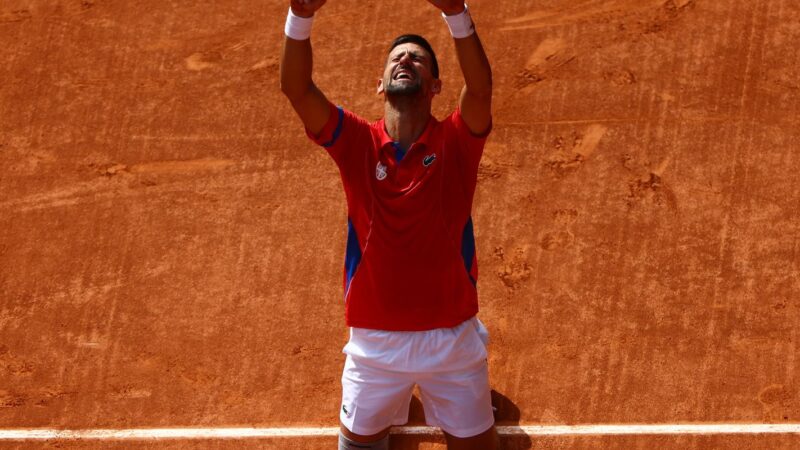 Djokovic vence Alcaraz e conquista título olímpico em Paris