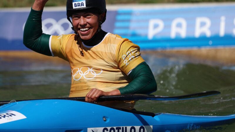 Ana Sátila se classifica para a semifinal no caiaque cross