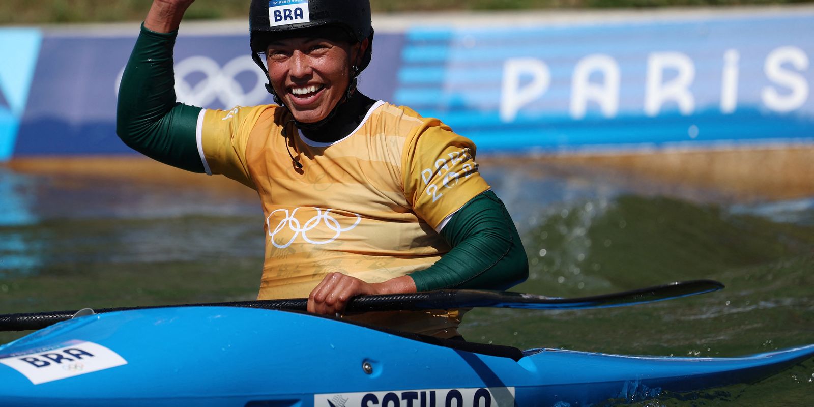 Ana Sátila se classifica para a semifinal no caiaque cross