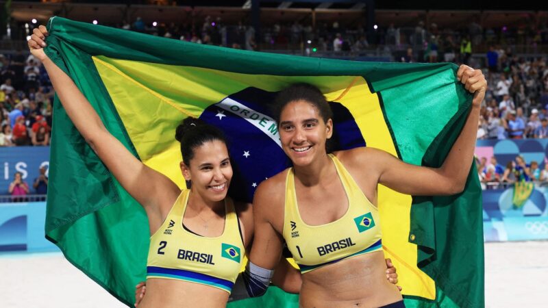 Duda e Ana Patrícia garantem medalha para o Brasil no vôlei de praia