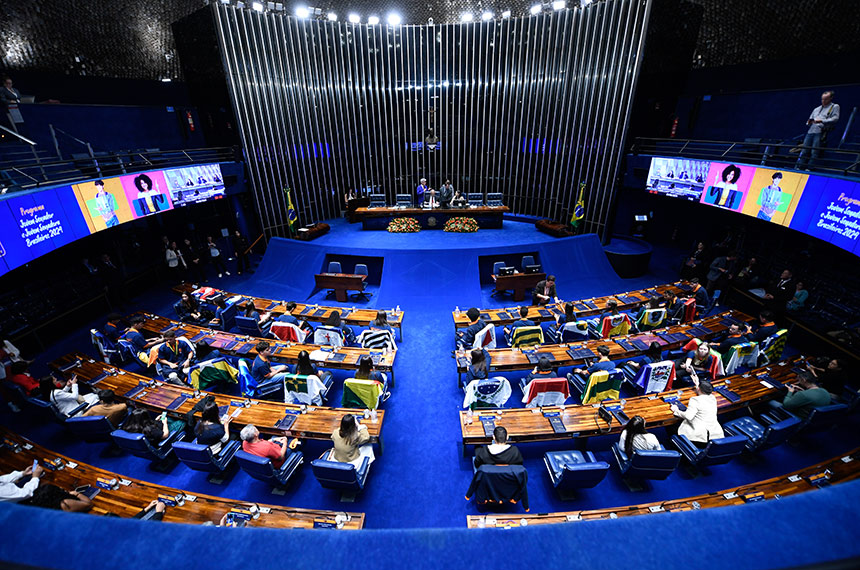 Jovens Senadores de 2024 tomam posse e iniciam atividades — Senado Notícias