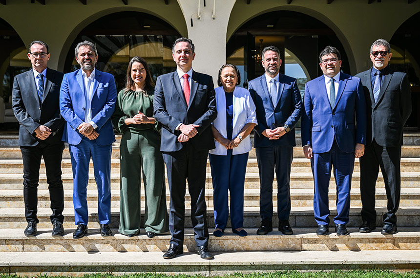 Governadores do Nordeste discutem com Pacheco renegociação de dívidas — Senado Notícias