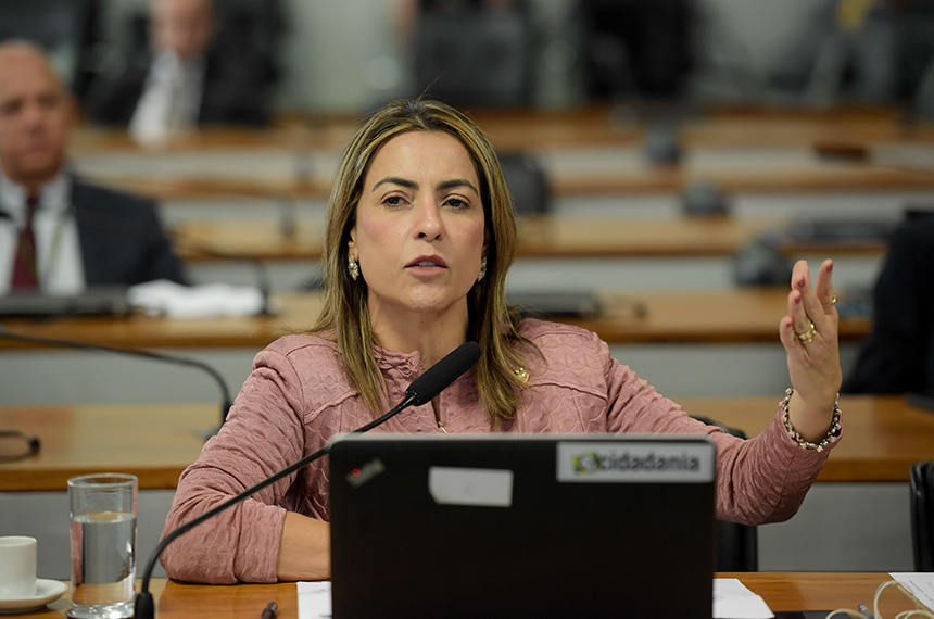 CDH aprova projeto que inclui estupro virtual de vulnerável no Código Penal — Senado Notícias