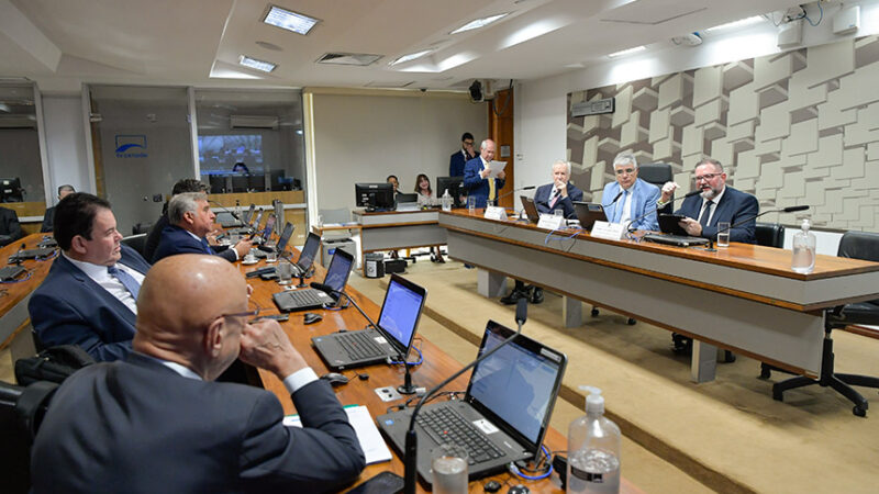 Debatedores atribuem queda de audiência em canais de direita a ‘censura’ — Senado Notícias