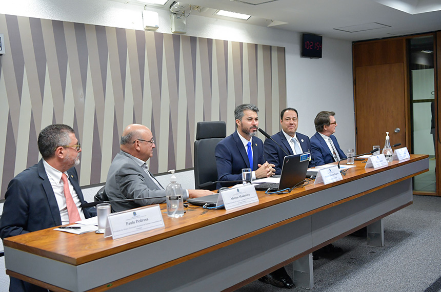 Debate apoia eólicas em alto-mar, mas incentivo a térmicas traz divergências — Senado Notícias