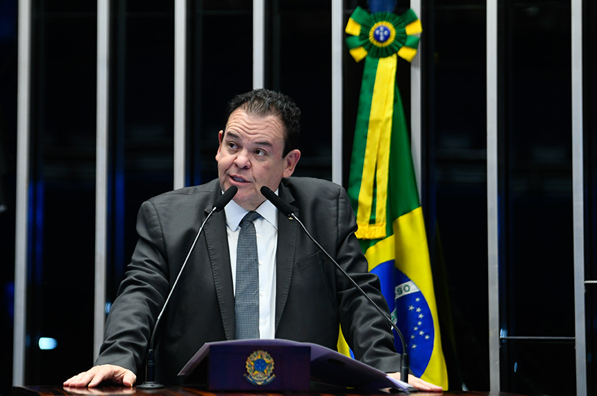 André Amaral faz homenagem ao novo presidente do STJ — Senado Notícias