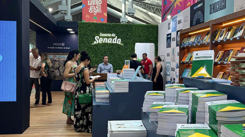 Senado marca presença na Feira Pan-Amazônica do Livro, em Belém — Senado Notícias