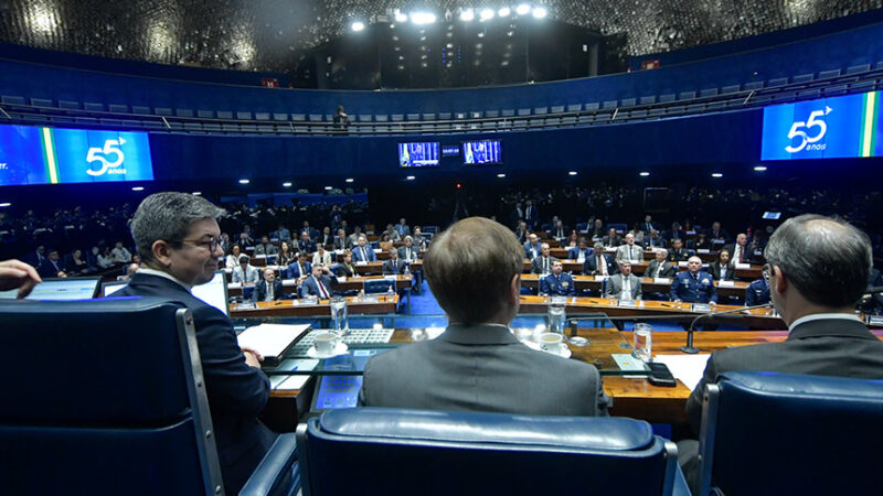 Sucesso internacional da Embraer é celebrado em sessão no Plenário — Senado Notícias