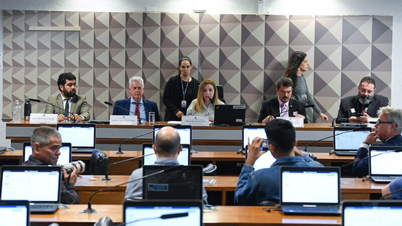 debatedores apontam urgência de redução de emissões poluentes — Senado Notícias