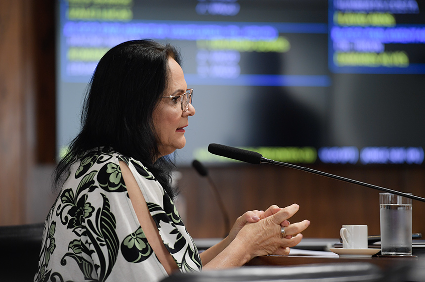 Prioridade a criança de colo e pessoa com mais de 80 anos vai à Câmara — Senado Notícias