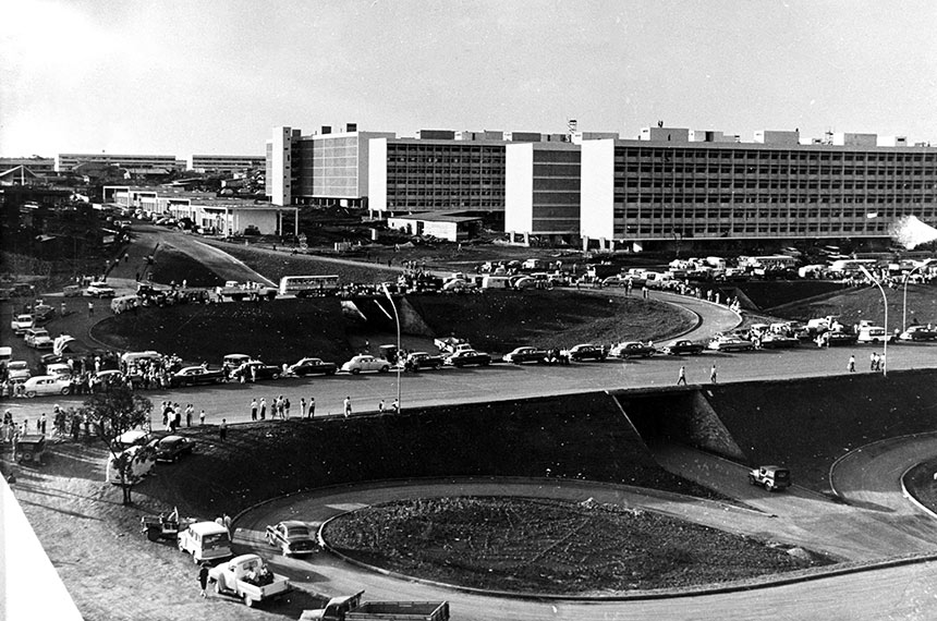 Senado celebrará 50 anos de seminário sobre problemas urbanísticos de Brasília — Senado Notícias