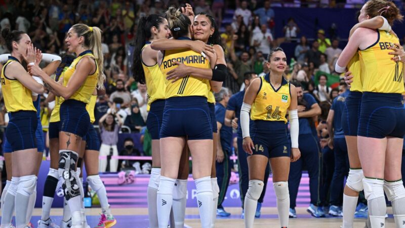 Brasil supera Turquia e conquista bronze no vôlei feminino em Paris