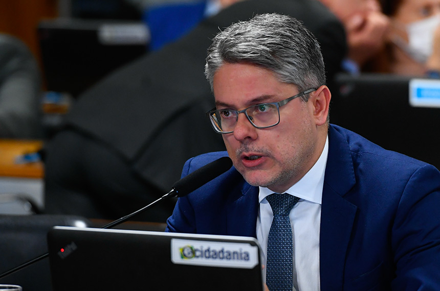 projeto prevê limites para apostas on-line de grupos vulneráveis — Senado Notícias