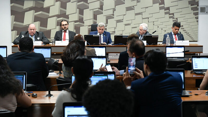 debatedores defendem cashback e isenção da cesta básica — Senado Notícias