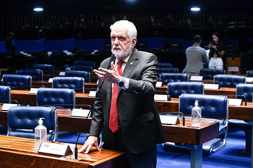 Adiada votação de enquadramento como segurado especial a cooperados — Senado Notícias