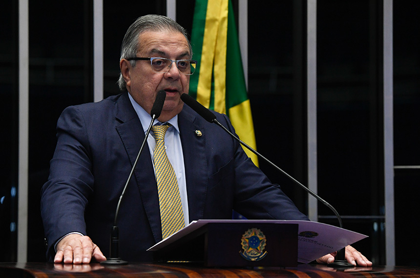 Flavio Azevedo defende continuidade de banco genético de coco no Brasil — Senado Notícias