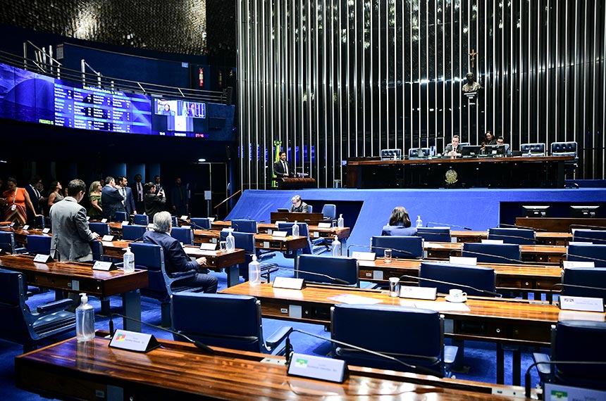 Senado aprova regras para mais transparência e controle social no ensino — Senado Notícias