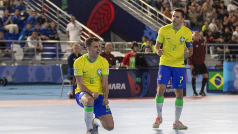 Brasil goleia Cuba na estreia na Copa do Mundo de futsal: 10 a 0