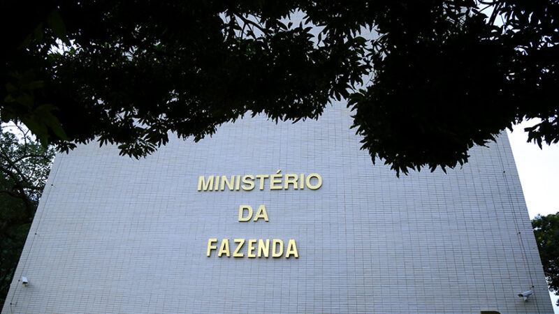 Dívida pública chegará a 80% do PIB em 2024 e continuará crescendo, diz IFI — Senado Notícias