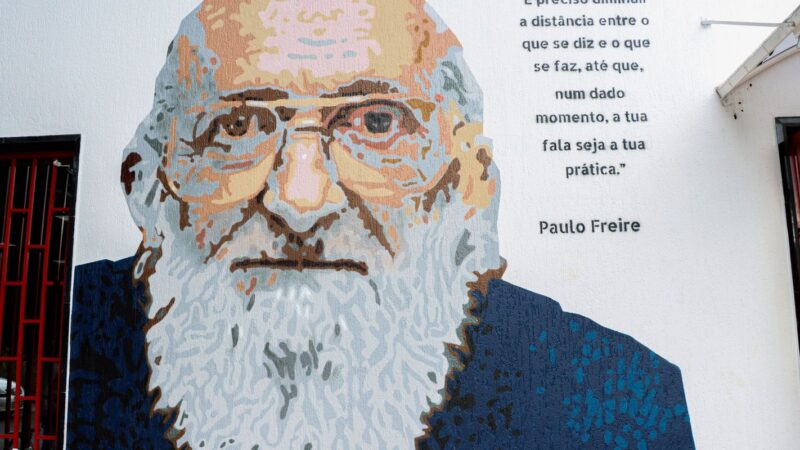 Instituto lança série que desmistifica obra de Paulo Freire 