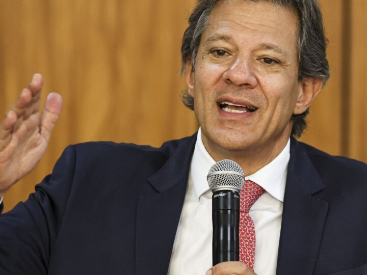 Haddad anuncia isenção de IR para quem ganha até R$ 5 mil