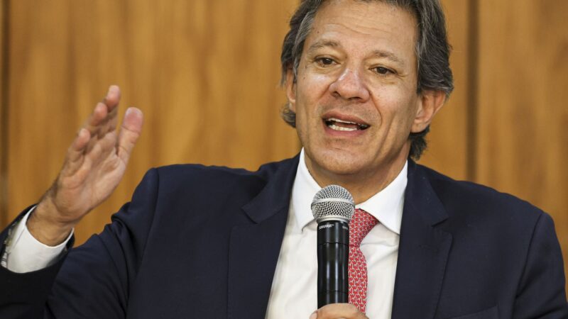 Corte de juros nos EUA veio um pouco atrasado, diz Haddad