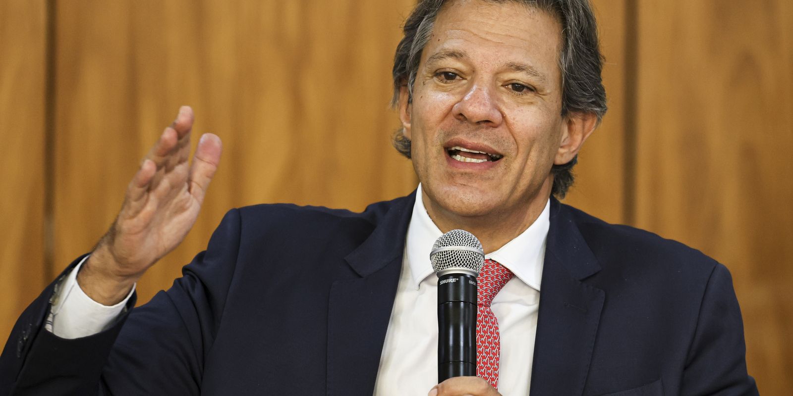 Corte de juros nos EUA veio um pouco atrasado, diz Haddad