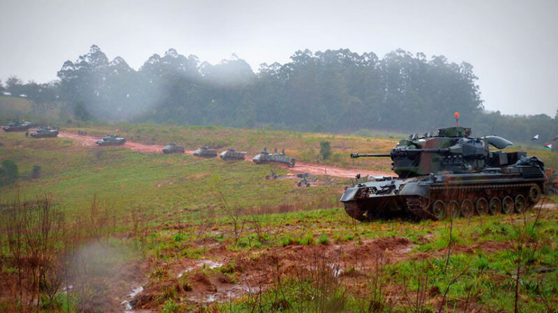 Projeto aumenta punição a militar que atenta contra a democracia — Senado Notícias