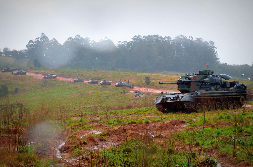 Projeto aumenta punição a militar que atenta contra a democracia — Senado Notícias