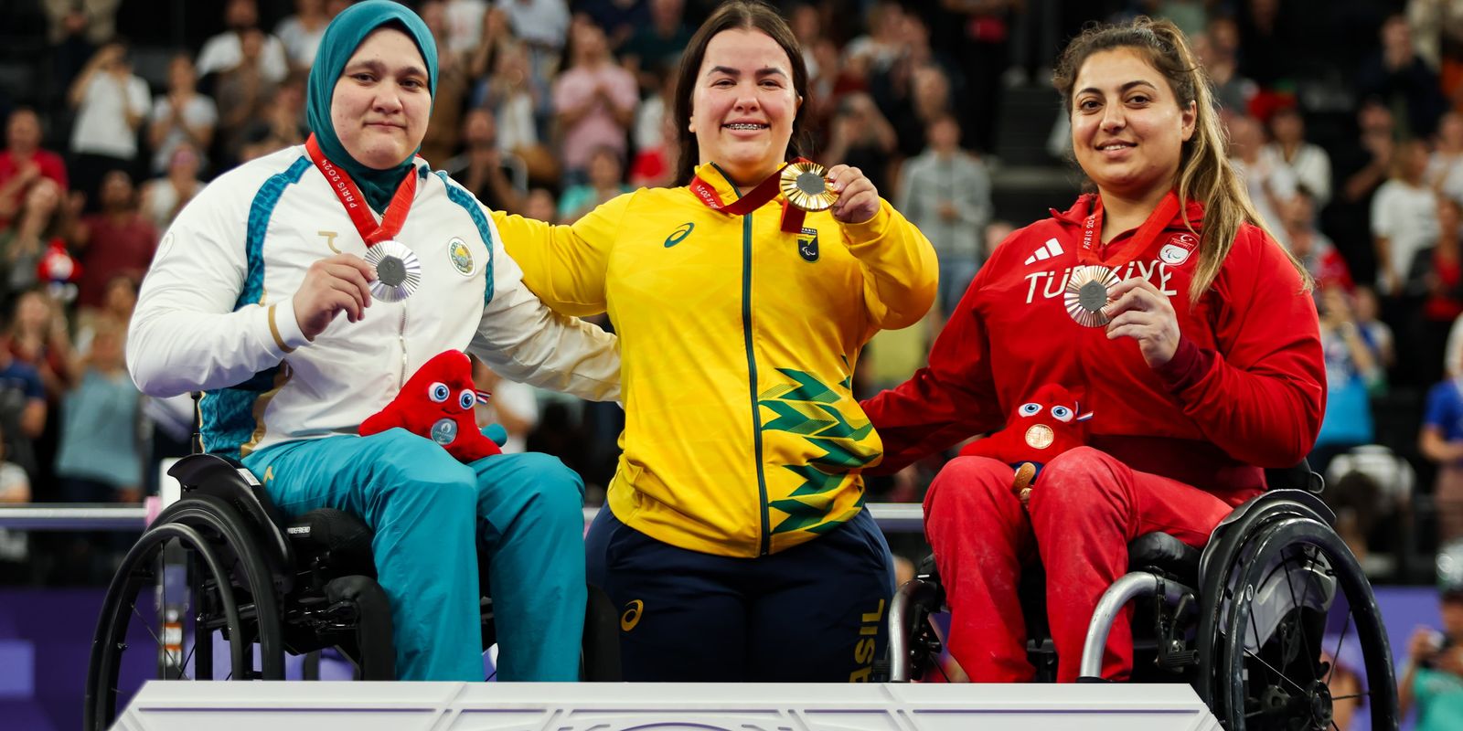 Mariana D’Andrea bate recorde e fica com ouro no halterofilismo