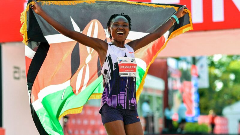 Chepngetich quebra recorde mundial feminino da maratona de Chicago