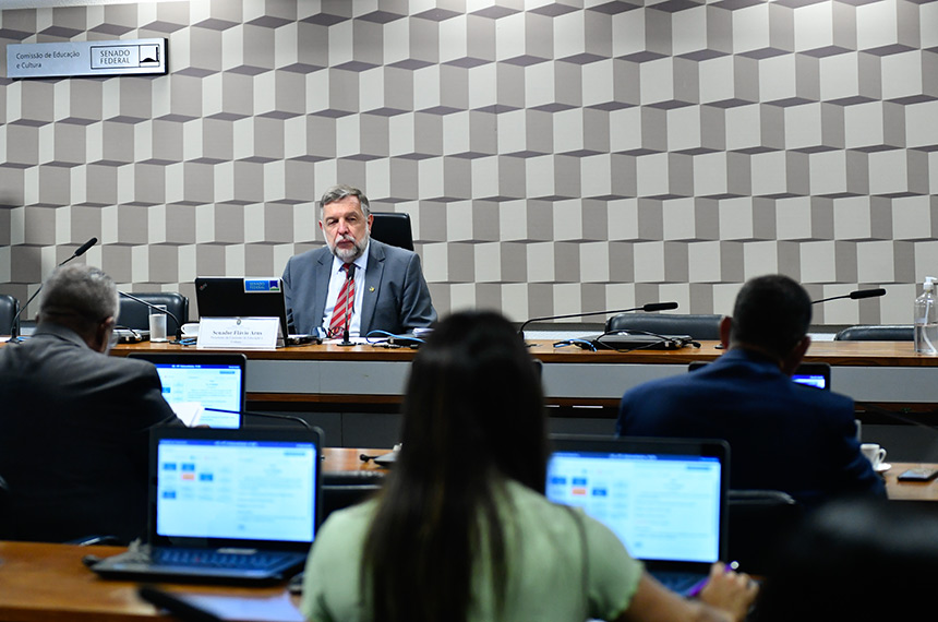 CE aprova Festa dos Lambe-sujos e Caboclinhos como manifestação cultural — Senado Notícias