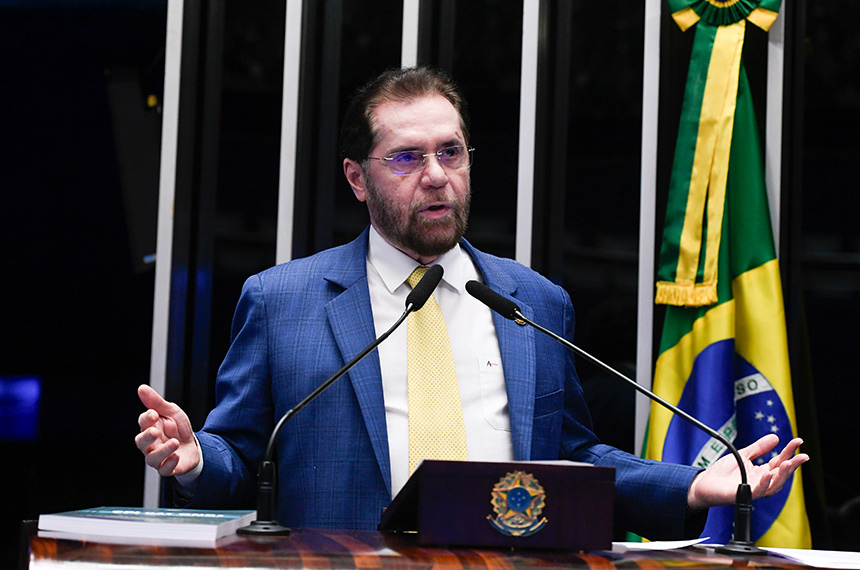 Plínio Valério critica repasses de verbas do Ministério do Meio Ambiente para ONGs — Senado Notícias