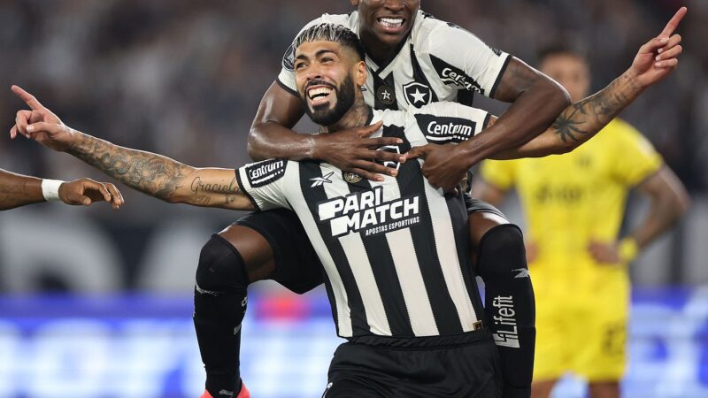 Botafogo goleia Peñarol por 5 a 0 e coloca pé na final da Libertadores