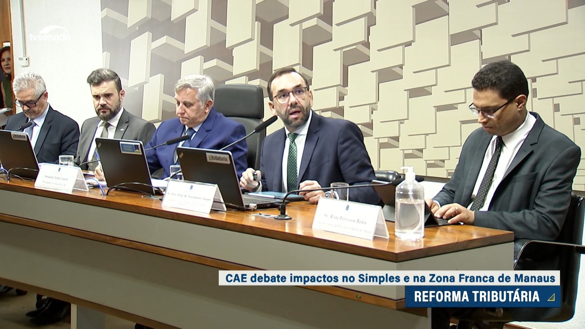 CAE debate impactos da reforma tributária no Simples e na Zona Franca de Manaus — Senado Notícias