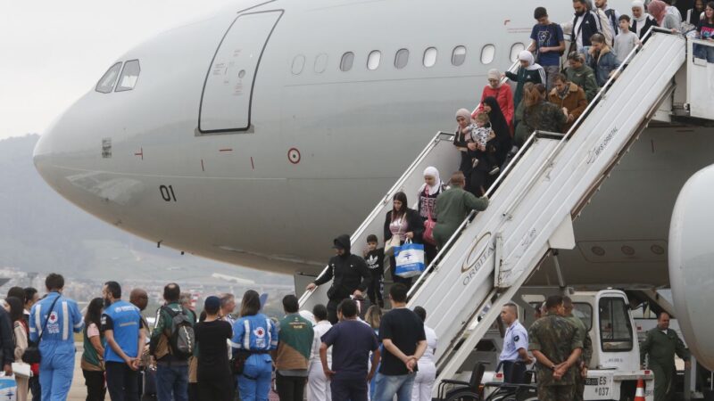 Sexto voo de repatriação do Líbano chega com 212 passageiros