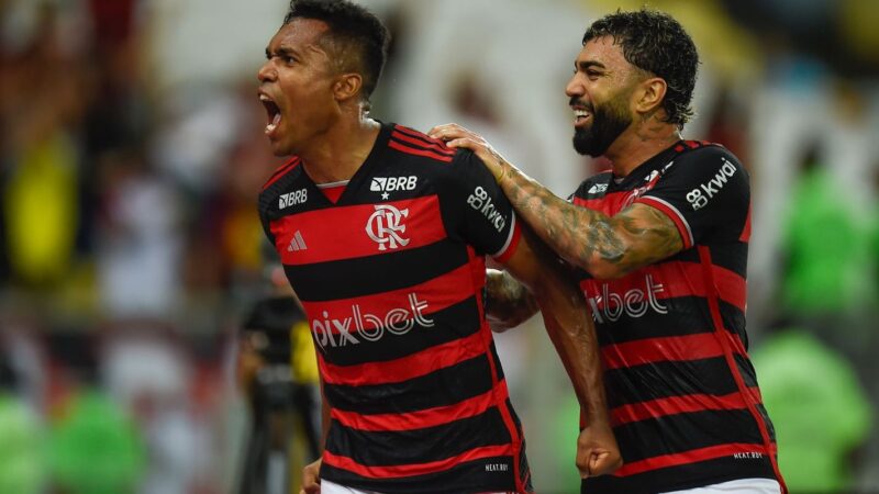 Flamengo sai na frente do Corinthians na semifinal da Copa do Brasil