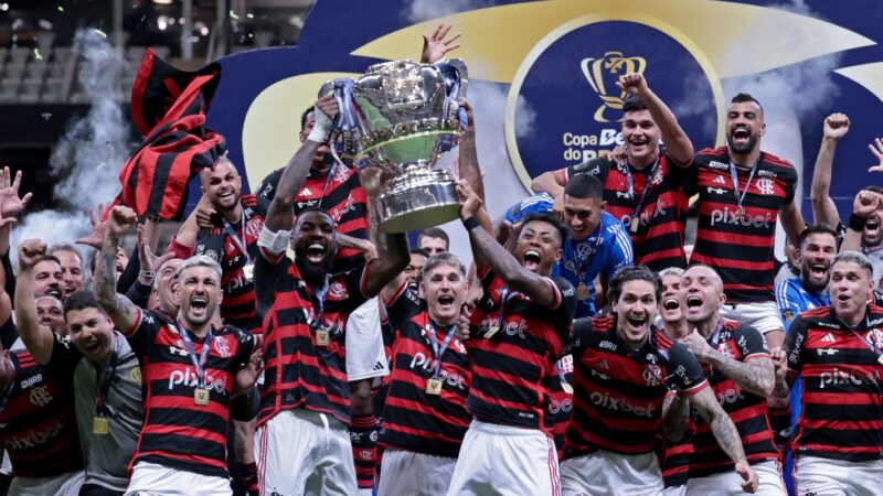 Flamengo vence Atlético-MG e fica com título da Copa do Brasil