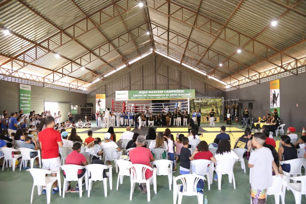 CAMPEONATO INTERNO E PREMIAÇÃO DE ALUNOS E ATLETAS MOVIMENTAM O CENTRO DE TREINAMENTO DE ARTES MARCIAIS EM VALPARAÍSO