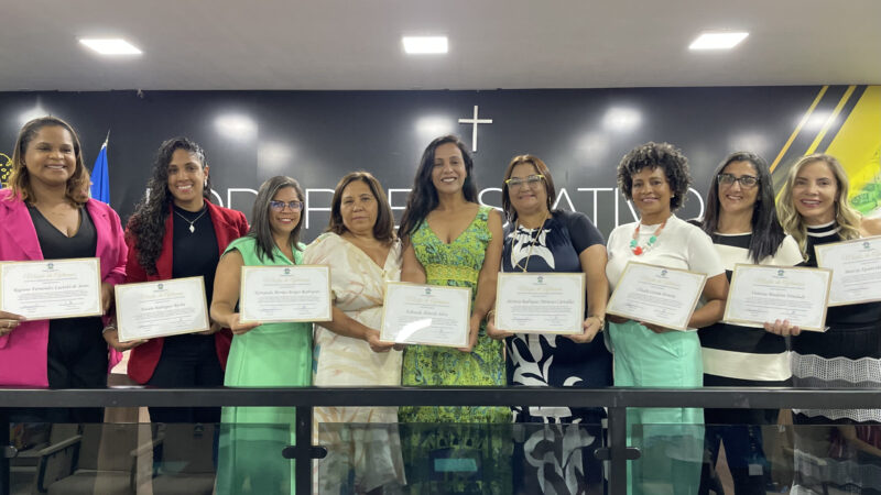 PROFESSORES SÃO HOMENAGEADOS EM SESSÃO ESPECIAL DA CÂMARA DE VALPARAÍSO