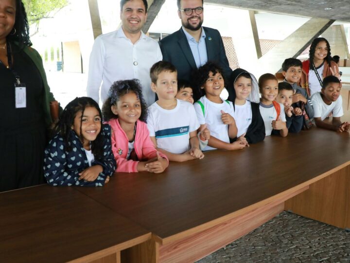 Mesas do G20 são doadas para escolas públicas do Rio