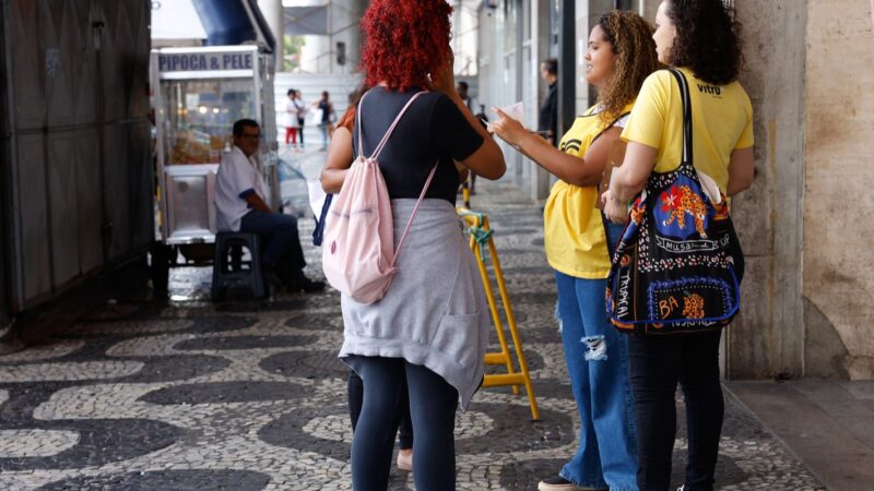 Estudantes começam a entrar nos locais de prova do Enem